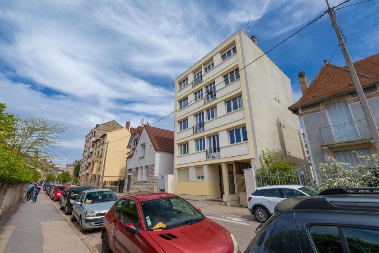 Appartement Familial Climatisé 100M2 à 7mn Centre Ville Parking 5Pièces 5 Adultes et Bébé Dijon Exterior foto