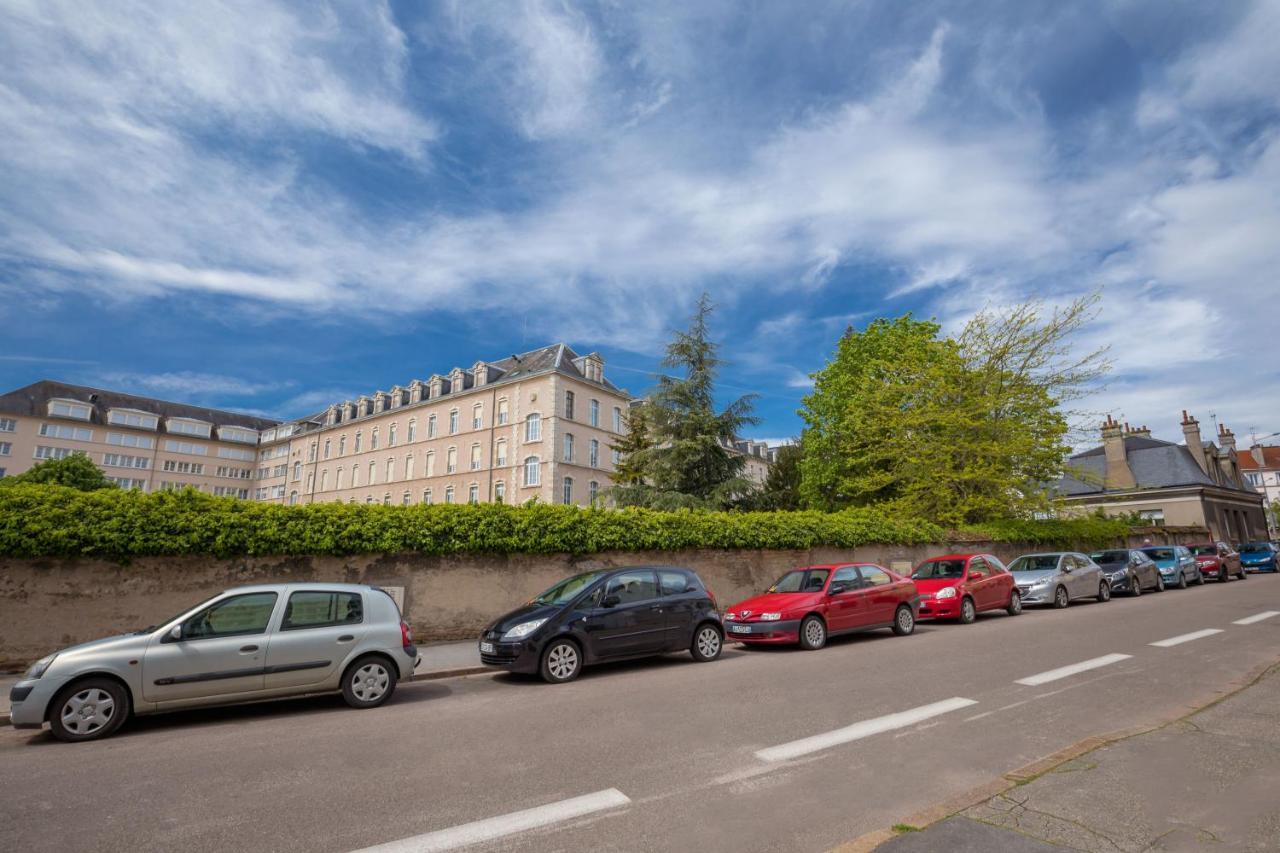 Appartement Familial Climatisé 100M2 à 7mn Centre Ville Parking 5Pièces 5 Adultes et Bébé Dijon Exterior foto