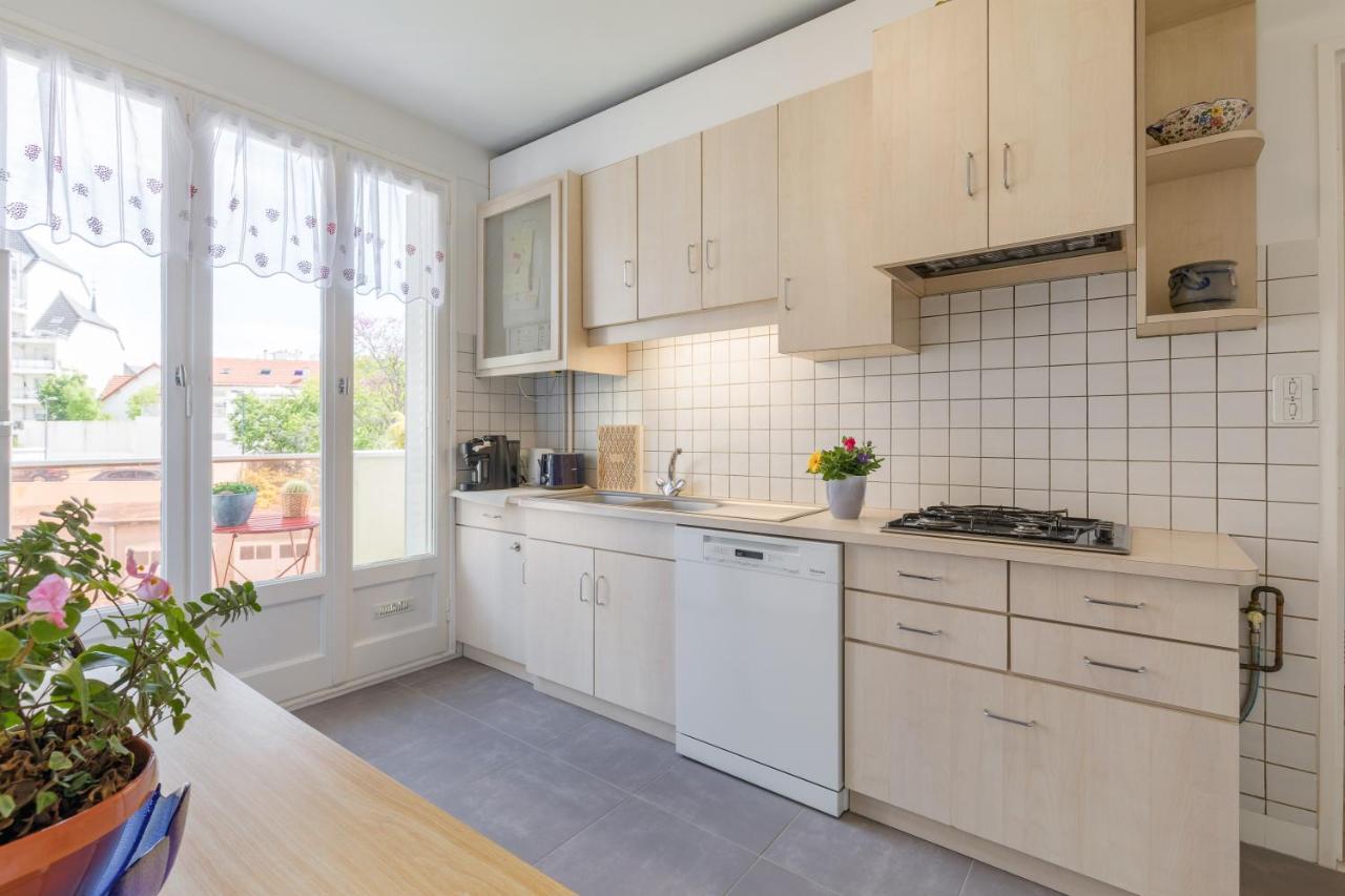 Appartement Familial Climatisé 100M2 à 7mn Centre Ville Parking 5Pièces 5 Adultes et Bébé Dijon Exterior foto