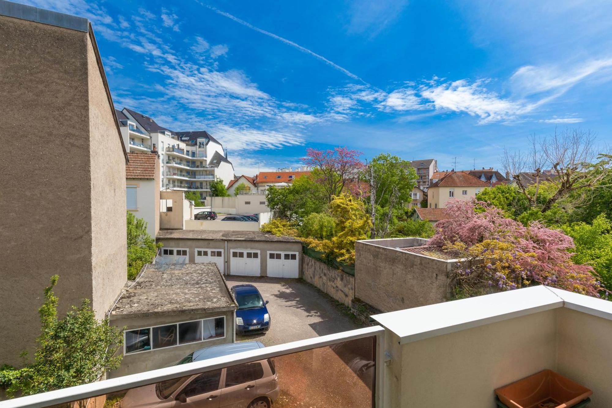 Appartement Familial Climatisé 100M2 à 7mn Centre Ville Parking 5Pièces 5 Adultes et Bébé Dijon Exterior foto